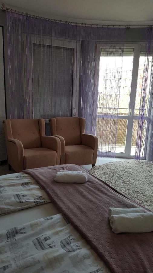 Paris-Lux. Apartment Hajduszoboszlo Ngoại thất bức ảnh