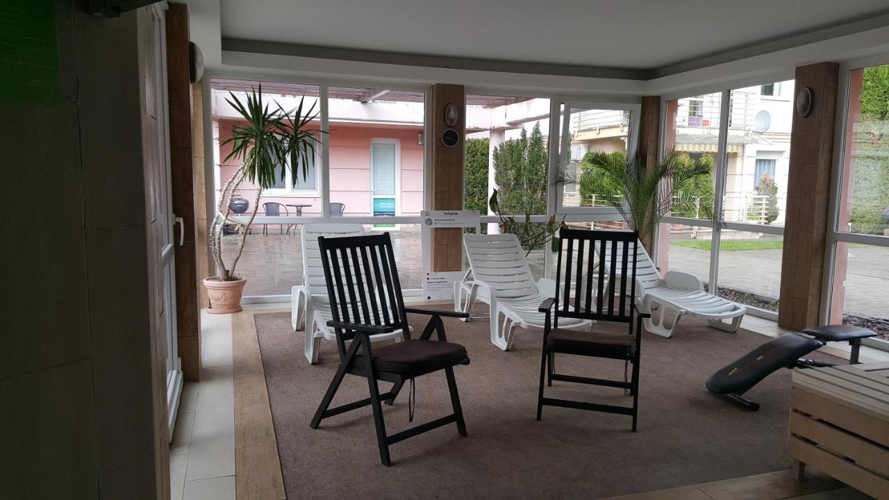 Paris-Lux. Apartment Hajduszoboszlo Ngoại thất bức ảnh