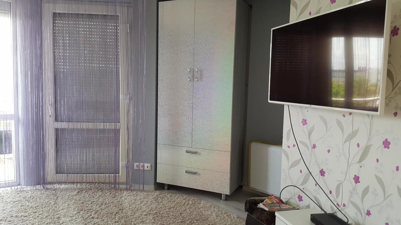 Paris-Lux. Apartment Hajduszoboszlo Ngoại thất bức ảnh