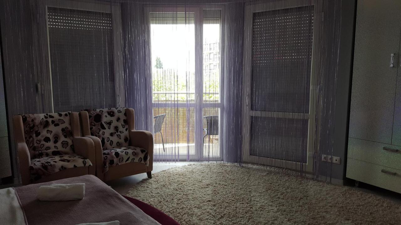 Paris-Lux. Apartment Hajduszoboszlo Ngoại thất bức ảnh