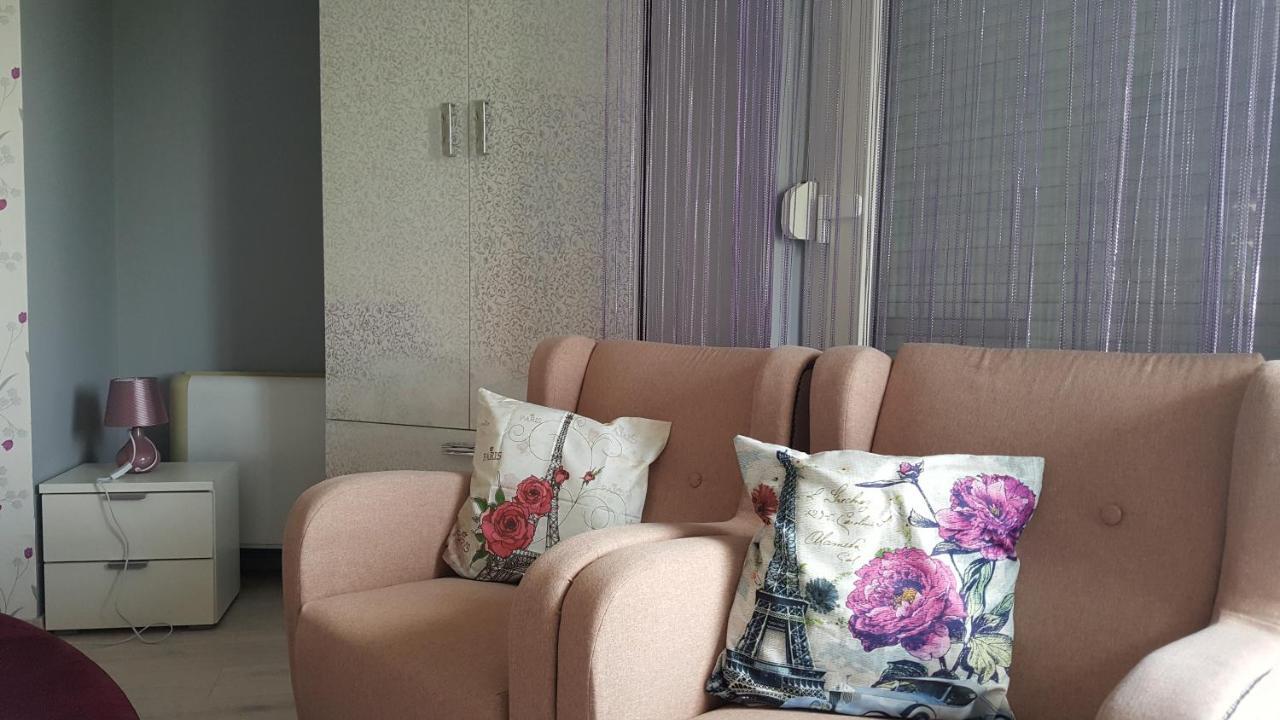 Paris-Lux. Apartment Hajduszoboszlo Ngoại thất bức ảnh