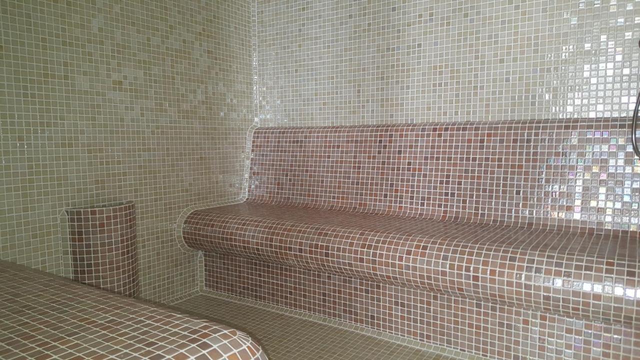 Paris-Lux. Apartment Hajduszoboszlo Ngoại thất bức ảnh