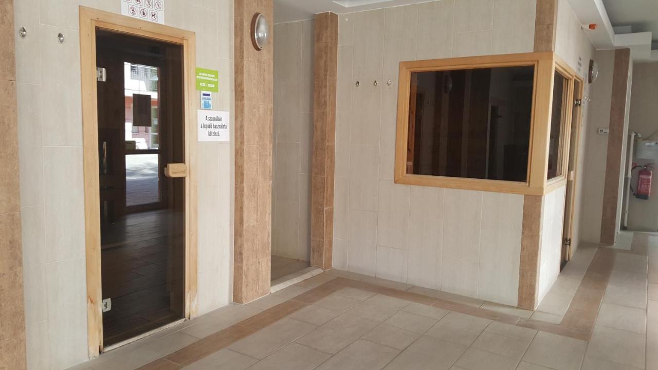 Paris-Lux. Apartment Hajduszoboszlo Ngoại thất bức ảnh